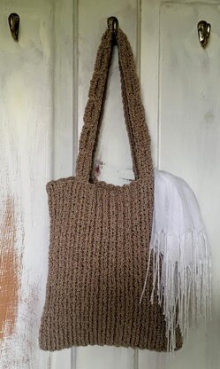 Crochet Tote Bag Pattern: Strappy Little Hand Bag