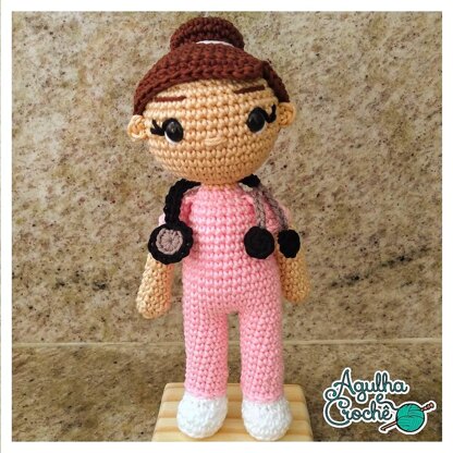 Low-Sew Health Professenional Crochet / Amigurumi Pattern