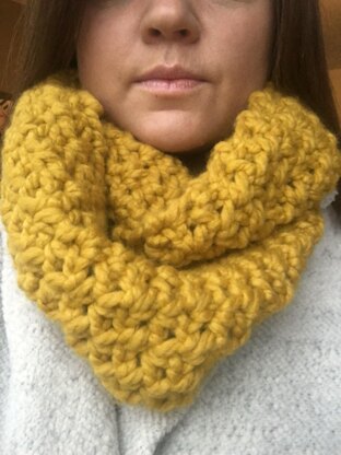 Textured crochet cowl