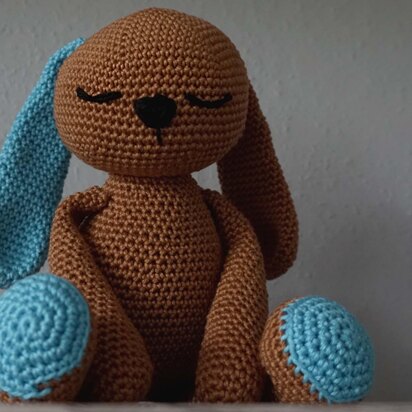 Amigurumi Häkelanleitung schlafender Hase Bella