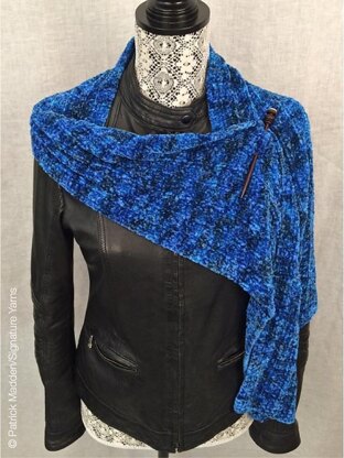 The Corso Capelet and Scarf