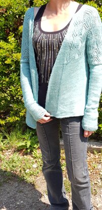 Sea of shells (cardigan)