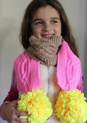 Child's Pom Pom Scarf