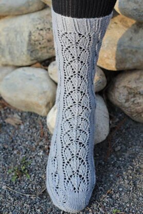 Leafy lace socks