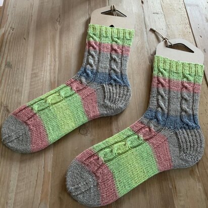 Adirondacks Slipper Socks Fairisle Free Knitting Pattern - Knitting Bee