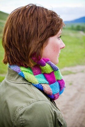 Entrelac Cowl