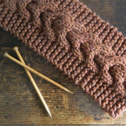 Super Chunky Horseshoe Cable Scarf