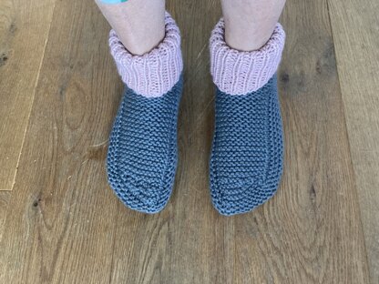 Debbie Bliss Slipper Socks DB367