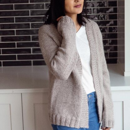 Simple Raglan Cardigan Knitting pattern by LeeleeKnits | LoveCrafts