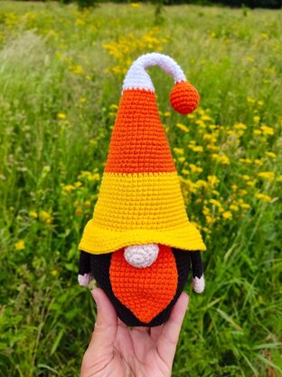 Gnome candy corn