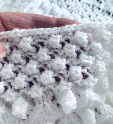 3 STITCH BABY SHAWL