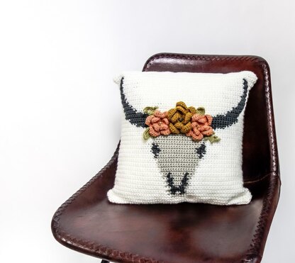 040- Bull's skull pillow cover