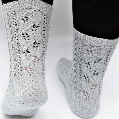 Leaf Lace Socks - knitting pattern