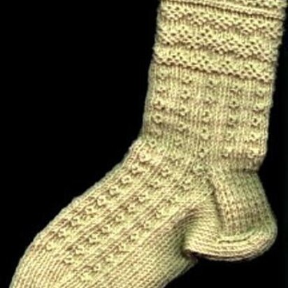 Zig-Zags and O’s : Twined Knitted Socks