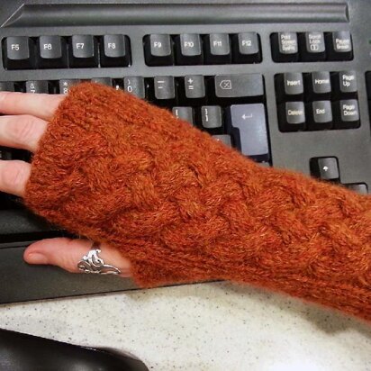 Gingerbrade Fingerless Mitts