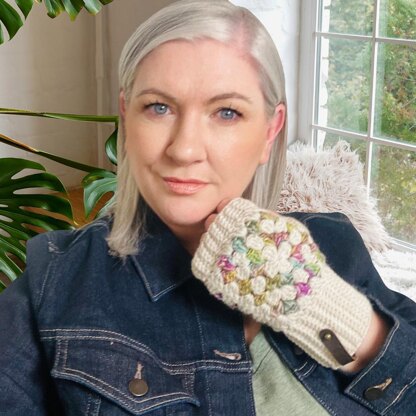 Elements Granny Square Gloves