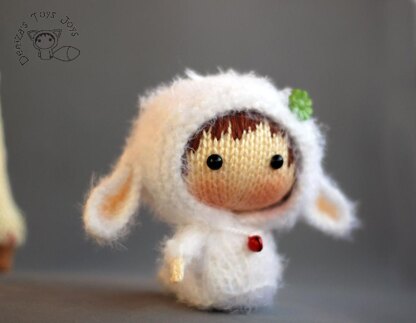 White Sheep Doll. Tanoshi series toy.