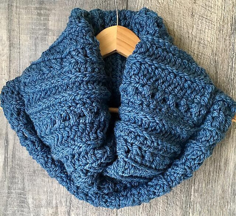 Moors Bulky Cowl Crochet pattern by Pam Somner LoveCrafts
