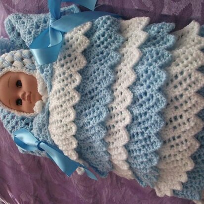 Knitted total frills baby nest