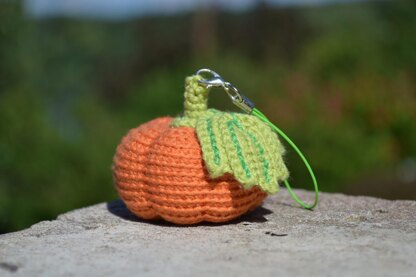 Amigurumi pumpkin toy