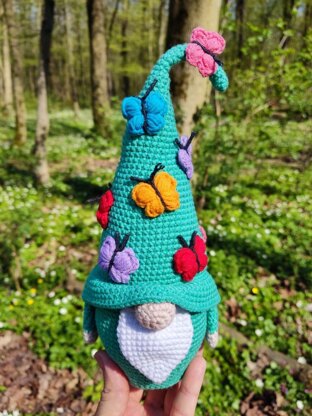 Gnome with butterflies
