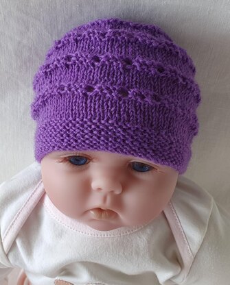 Lotty - Babies 4ply eyelet Beanie