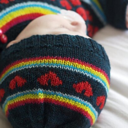 I heart rainbows hat