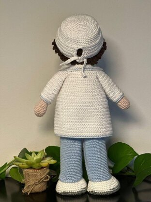 Crochet Doctor and Nurse Doll Pattern