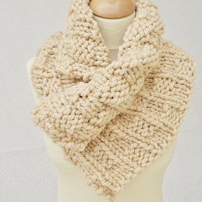 Wavy Rib Knit Neck Warmer