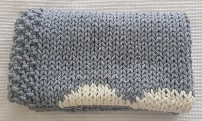 Chunky Heart intarsia crib baby blanket