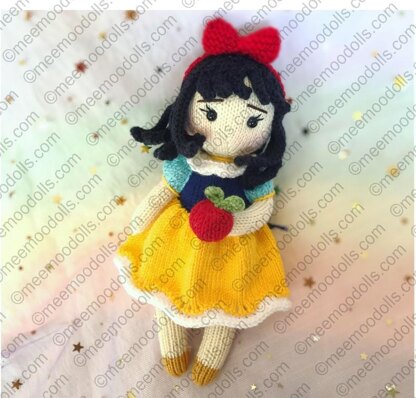 Snow White Knitting Princess