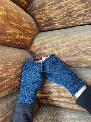 Meira Fingerless Mitts