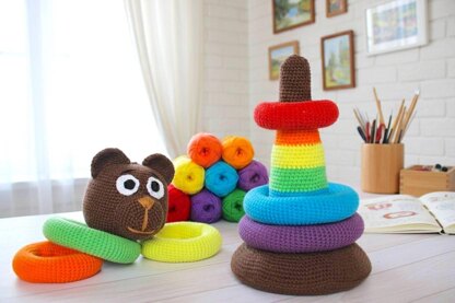 Rainbow Bear stacking rings toy
