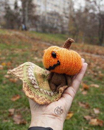 Mini Pumpkin doll