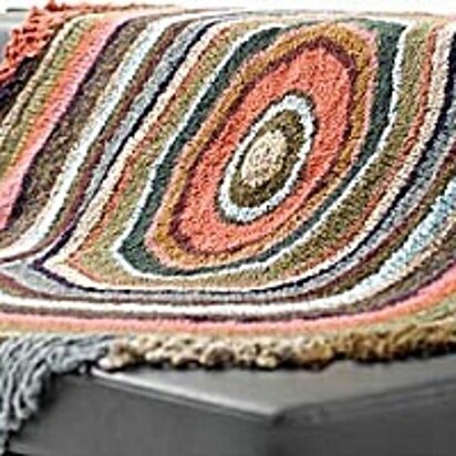 Knitted Circle Throw in Lion Brand Homespun - 40222