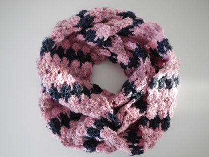 Meadowlark's Foot Infinity Scarf | Crochet Pattern