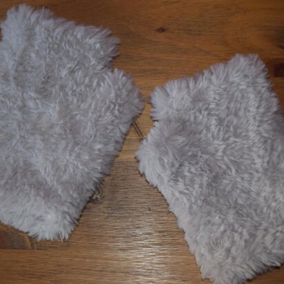 Faux Fur Fingerless Mittens