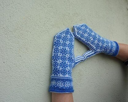 Snowflake Mittens