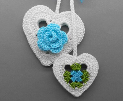 Heart hanging decoration & flower pot stick - easy from scraps of yarn