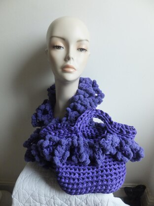 Bobble Cowl with Bag