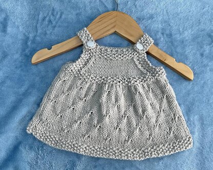 P151 Pinafore, Sleeveless and Short Sleeved Doll's Dresses