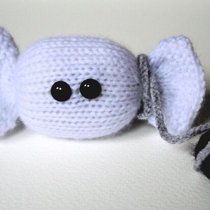 Creepy Halloween Candy - Ghost - knitting pattern