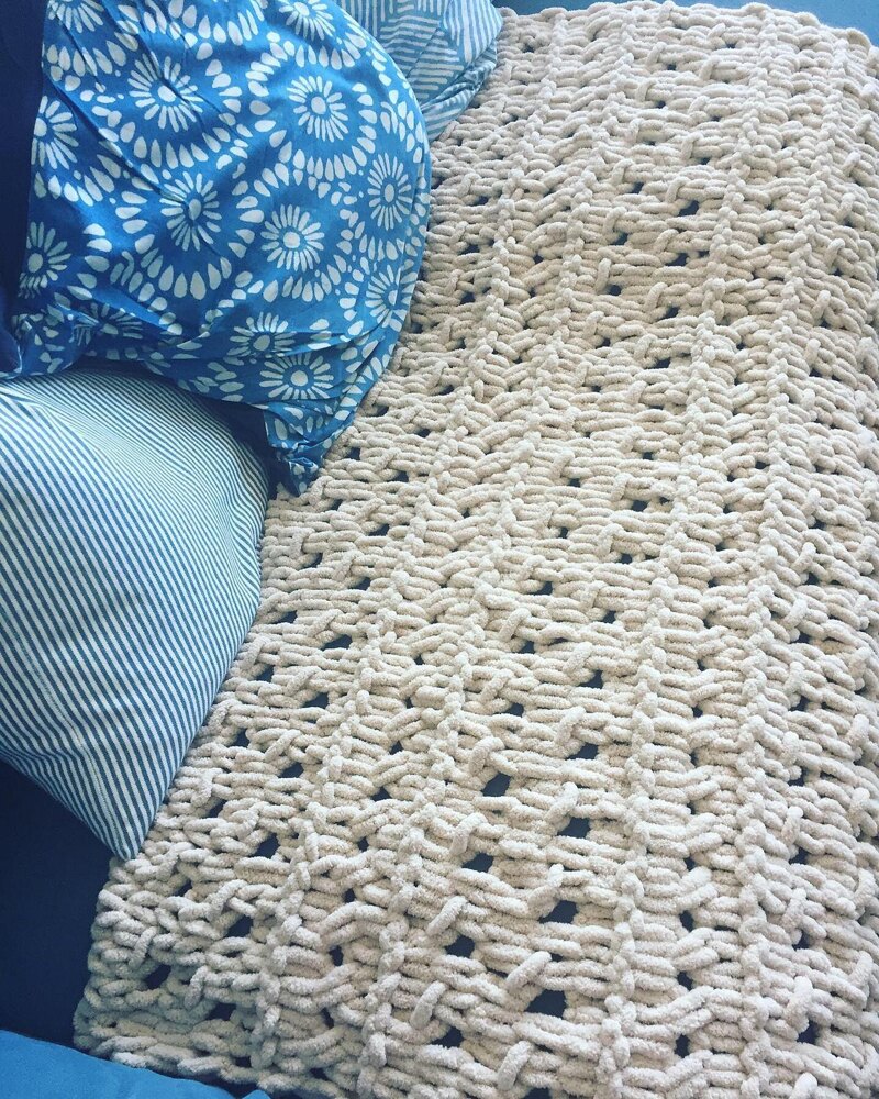 Eyelet blanket online