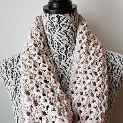 LOVE is in the Air Valentine's Cowl