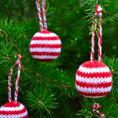 Striped Christmas Bauble Knitting Pattern - Christmas Knitting Pattern