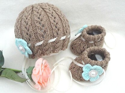 Knitting PATTERN Baby Shoes Baby Cap Baby Set with Satin ribbon