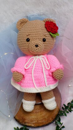 Teddy bear amigurumi crochet doll pattern