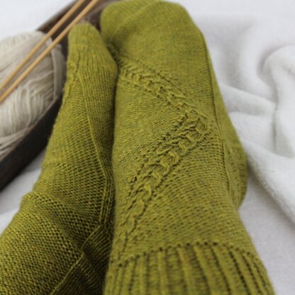 Knitting Pattern Cable Socks - PDF Download Knight Socks