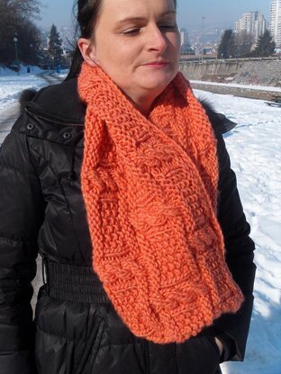 Chunky cowl scarf