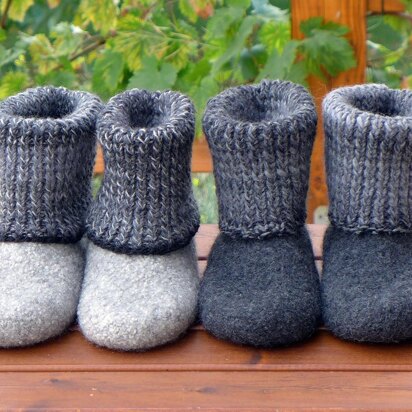 Felt Boots / Slippers with Turtleneck - knitting pattern